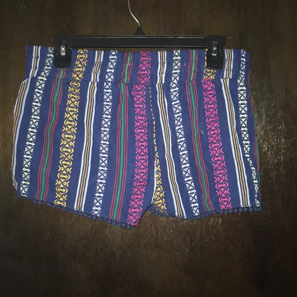 Cute multi colored shorts - Picture 2 of 2